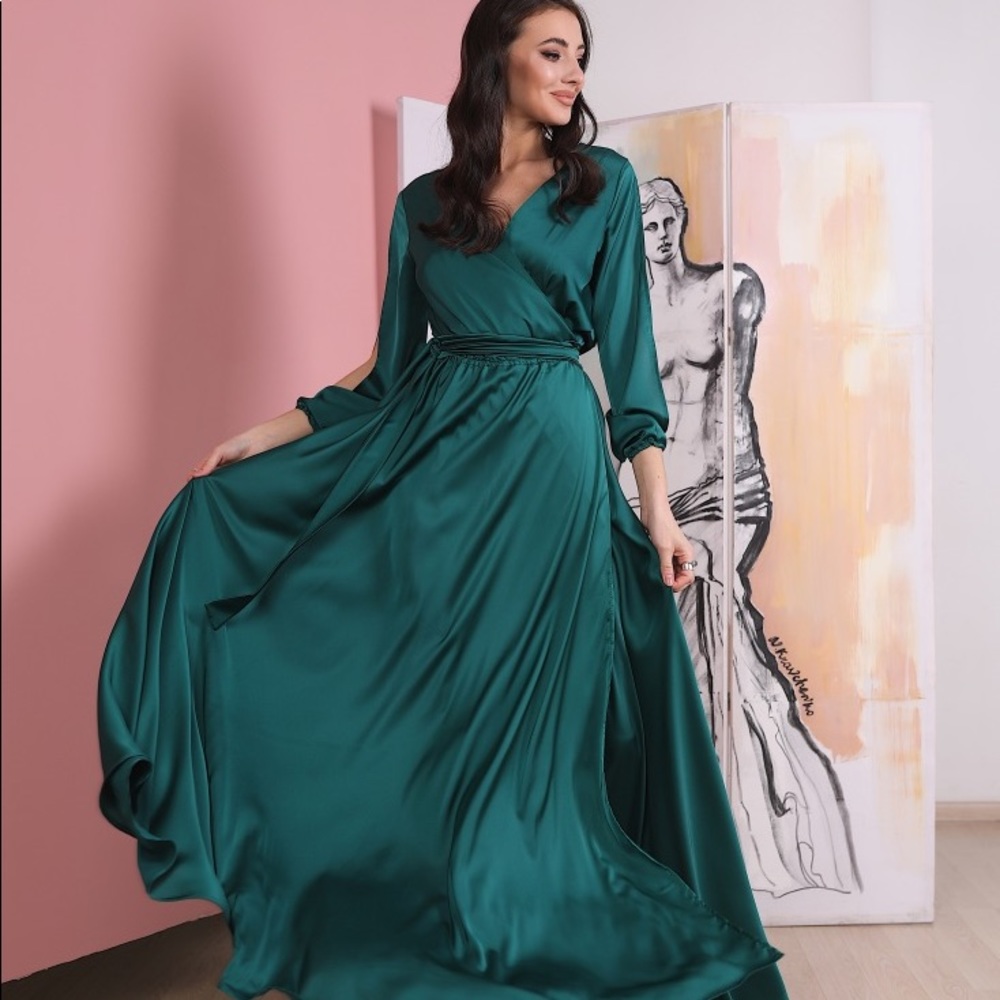 ❗️NEW❗️Emerald Green Cut Out Sleeve Wrap Maxi Dress